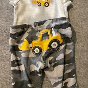 Newborn outfits $8 per outfit